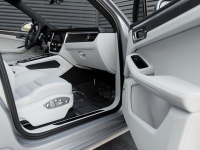 2026 Porsche Macan Macan GTS