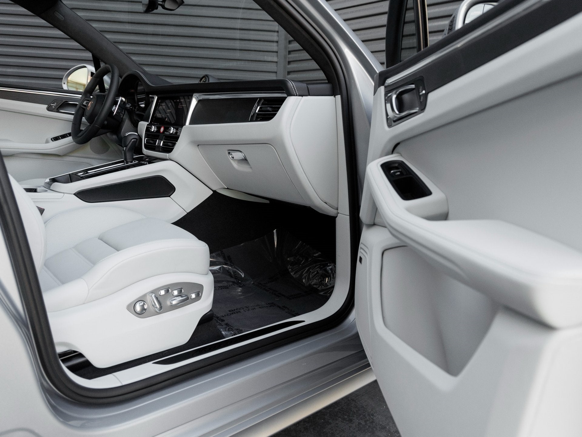 2026 Porsche Macan Macan GTS