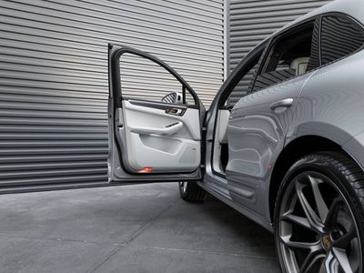 2026 Porsche Macan Macan GTS