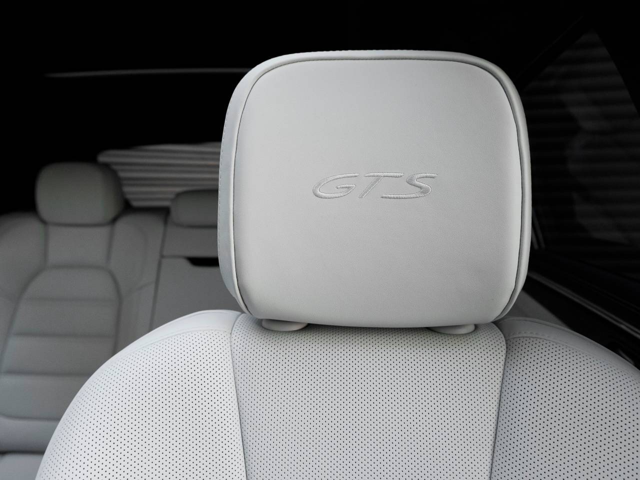 2026 Porsche Macan Macan GTS