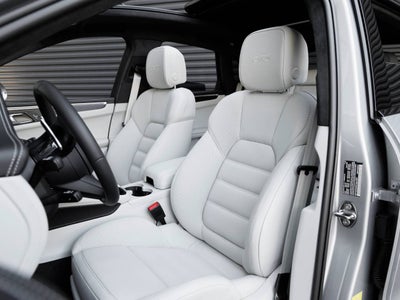 2026 Porsche Macan Macan GTS