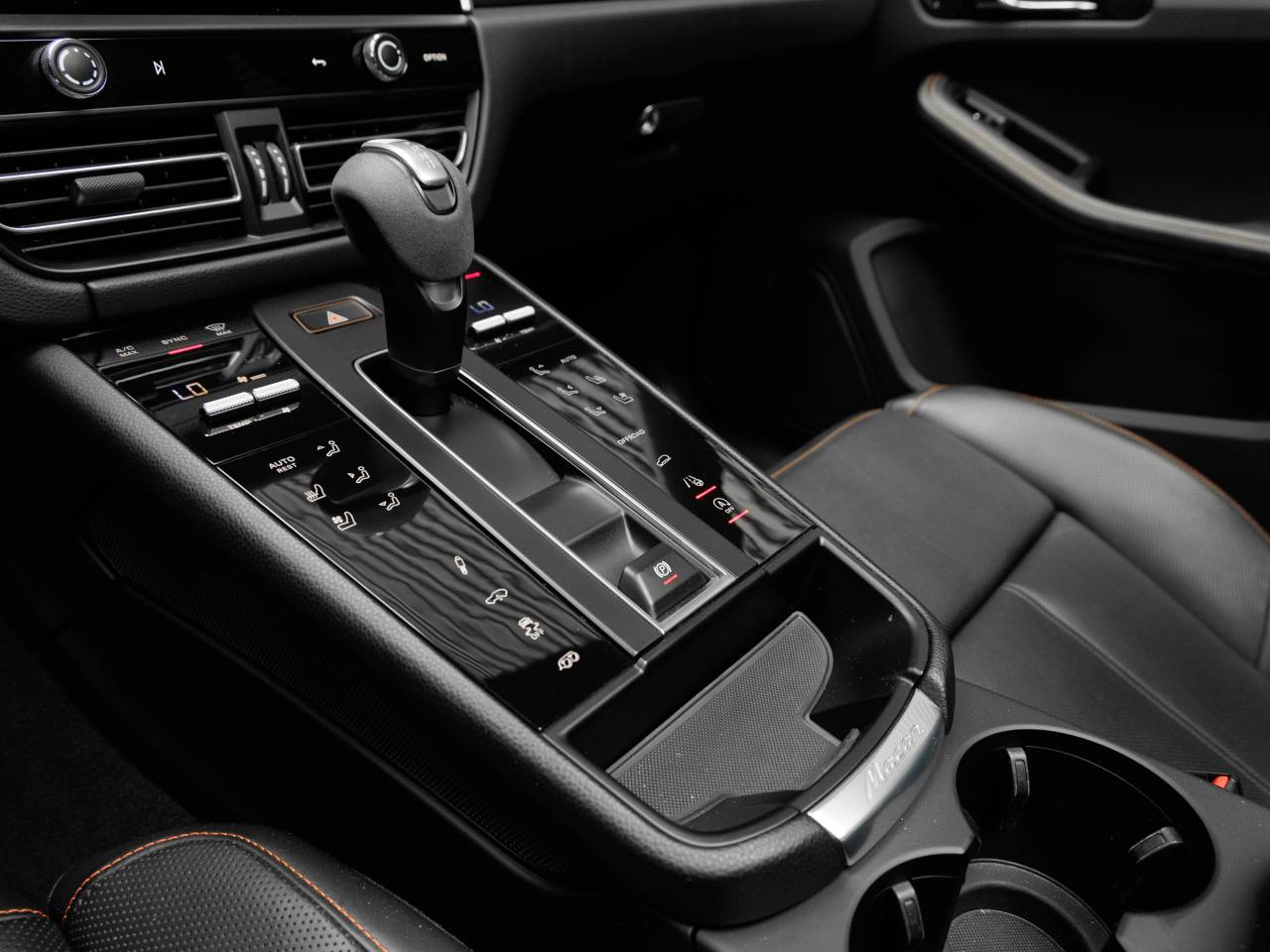 2024 Porsche Macan Macan GTS (MY24)