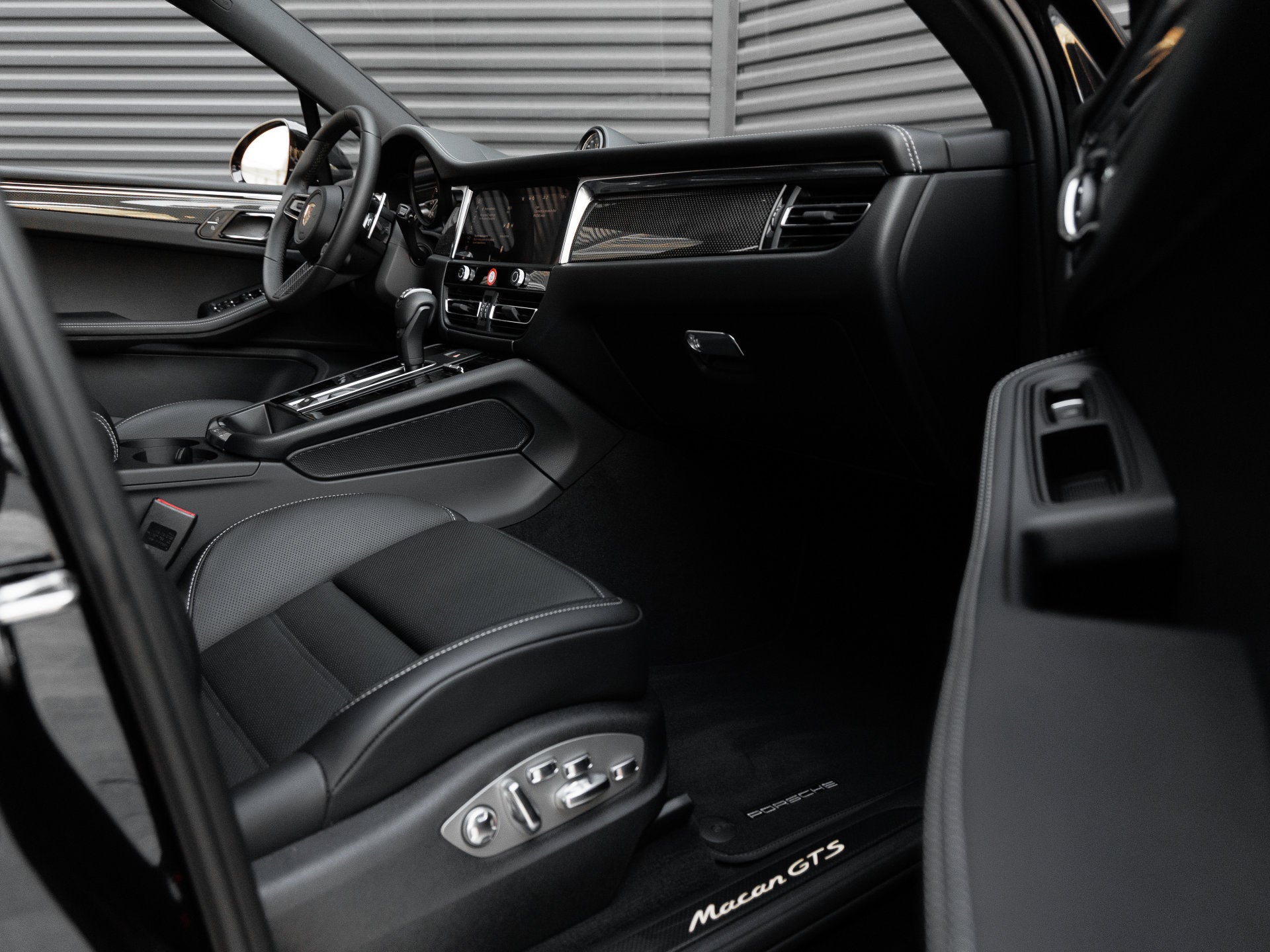 2026 Porsche Macan Macan GTS