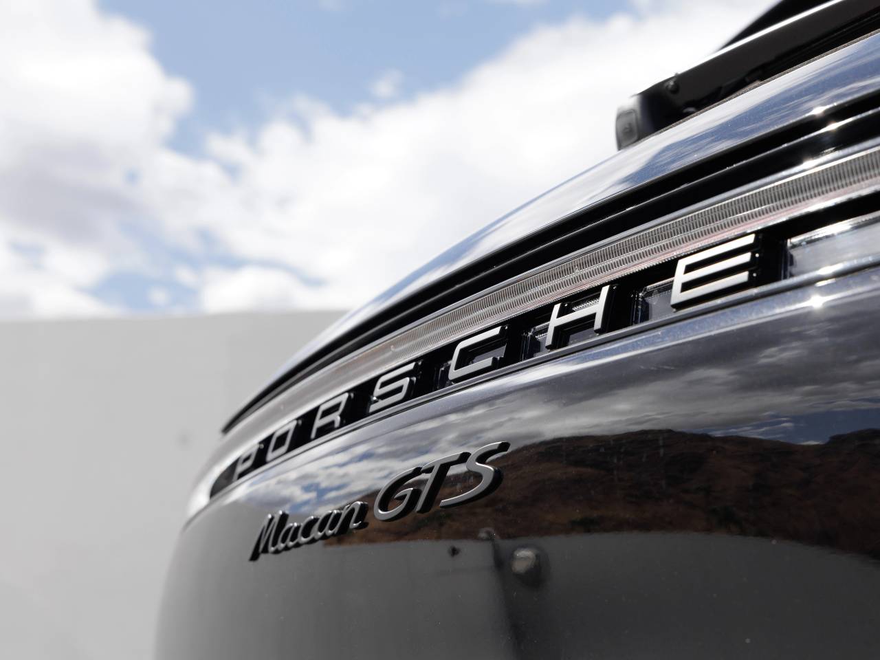 2026 Porsche Macan Macan GTS