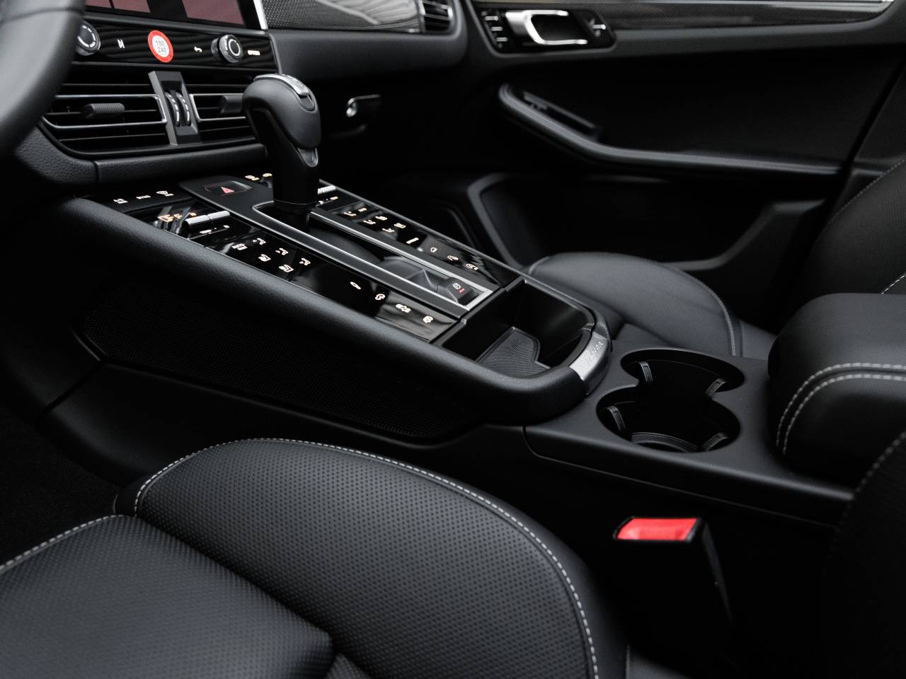 2026 Porsche Macan Macan GTS