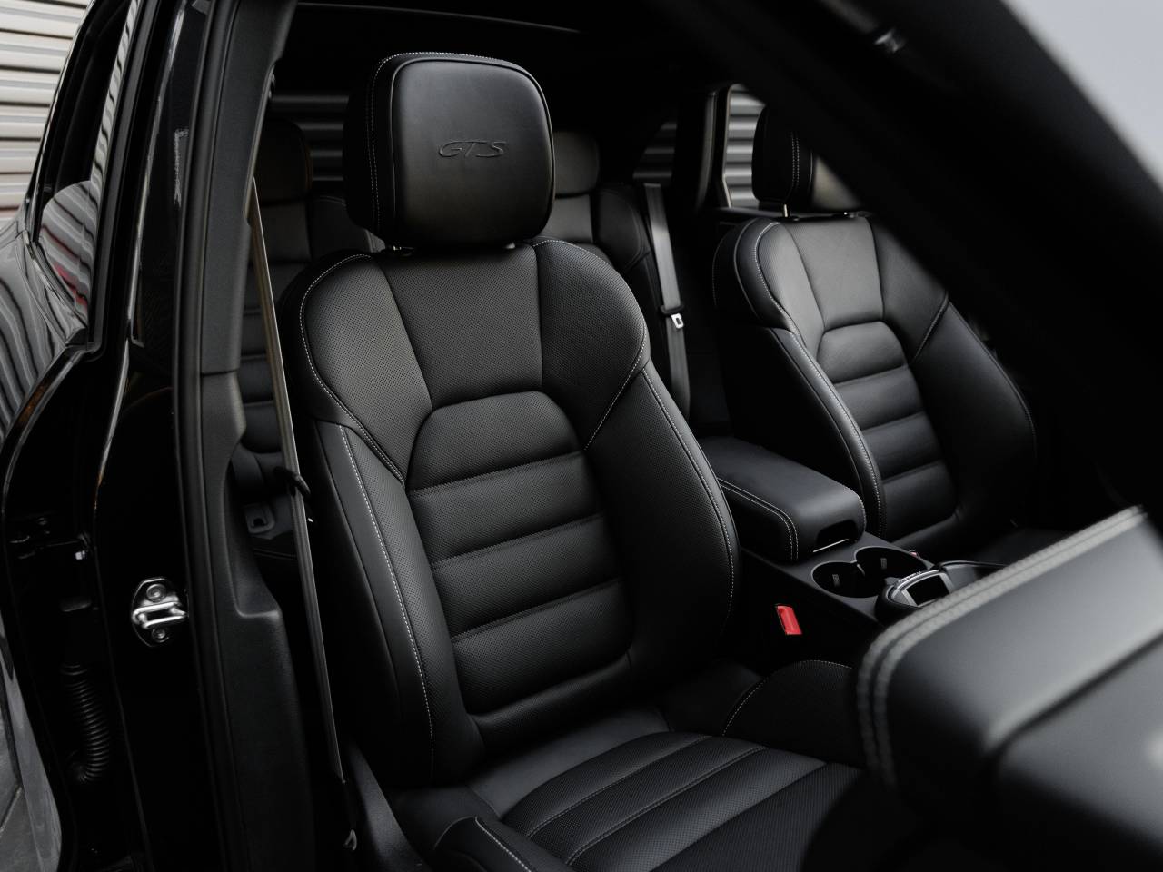 2026 Porsche Macan Macan GTS