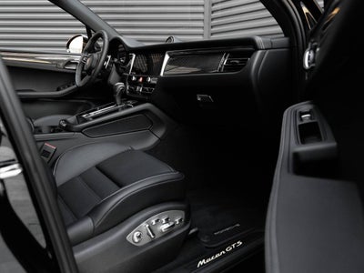 2026 Porsche Macan Macan GTS