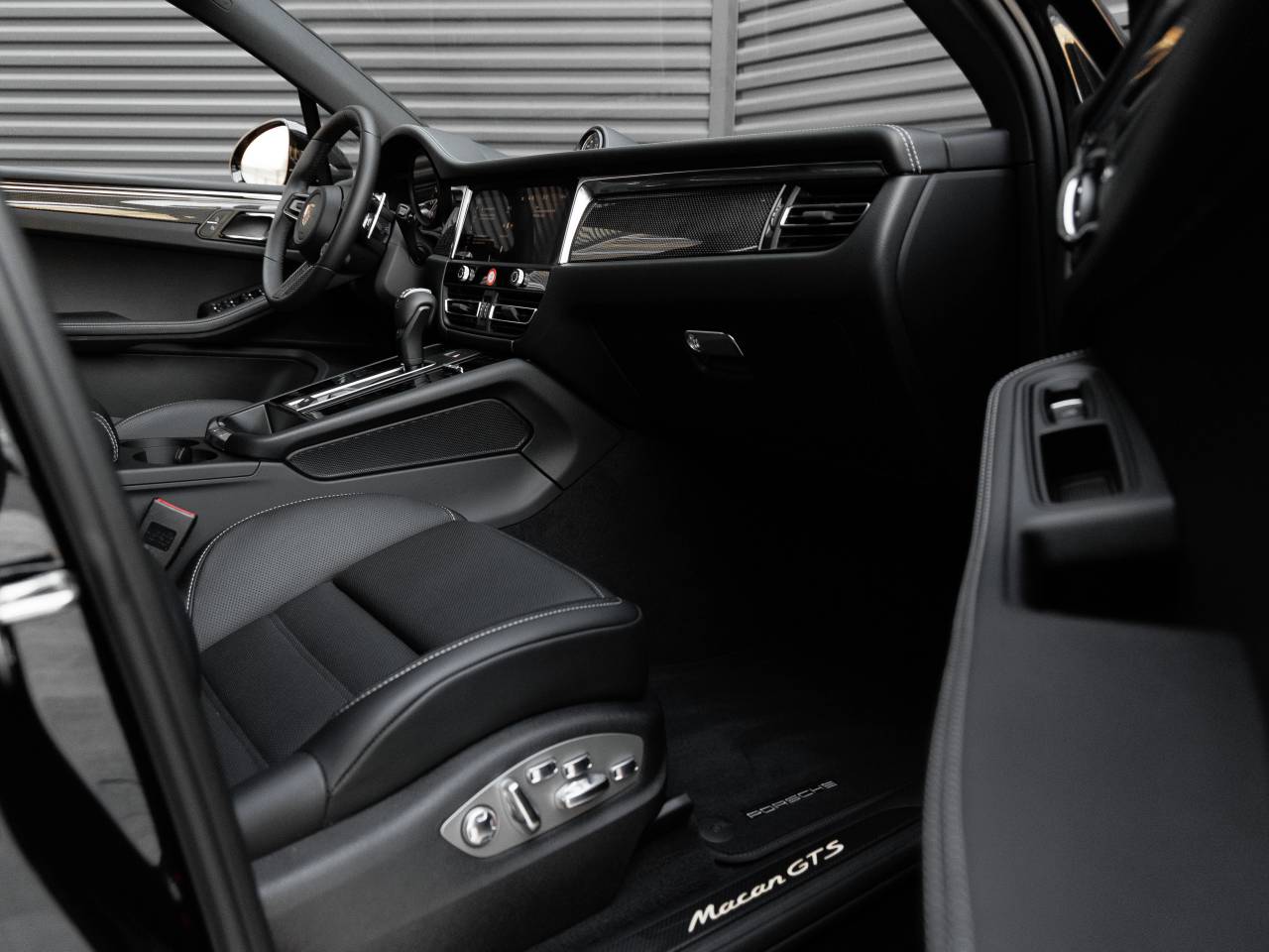 2026 Porsche Macan Macan GTS