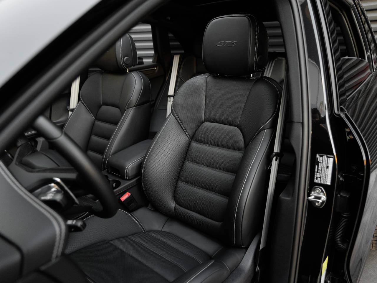 2026 Porsche Macan Macan GTS