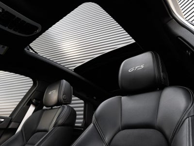 2022 Porsche Macan Macan GTS