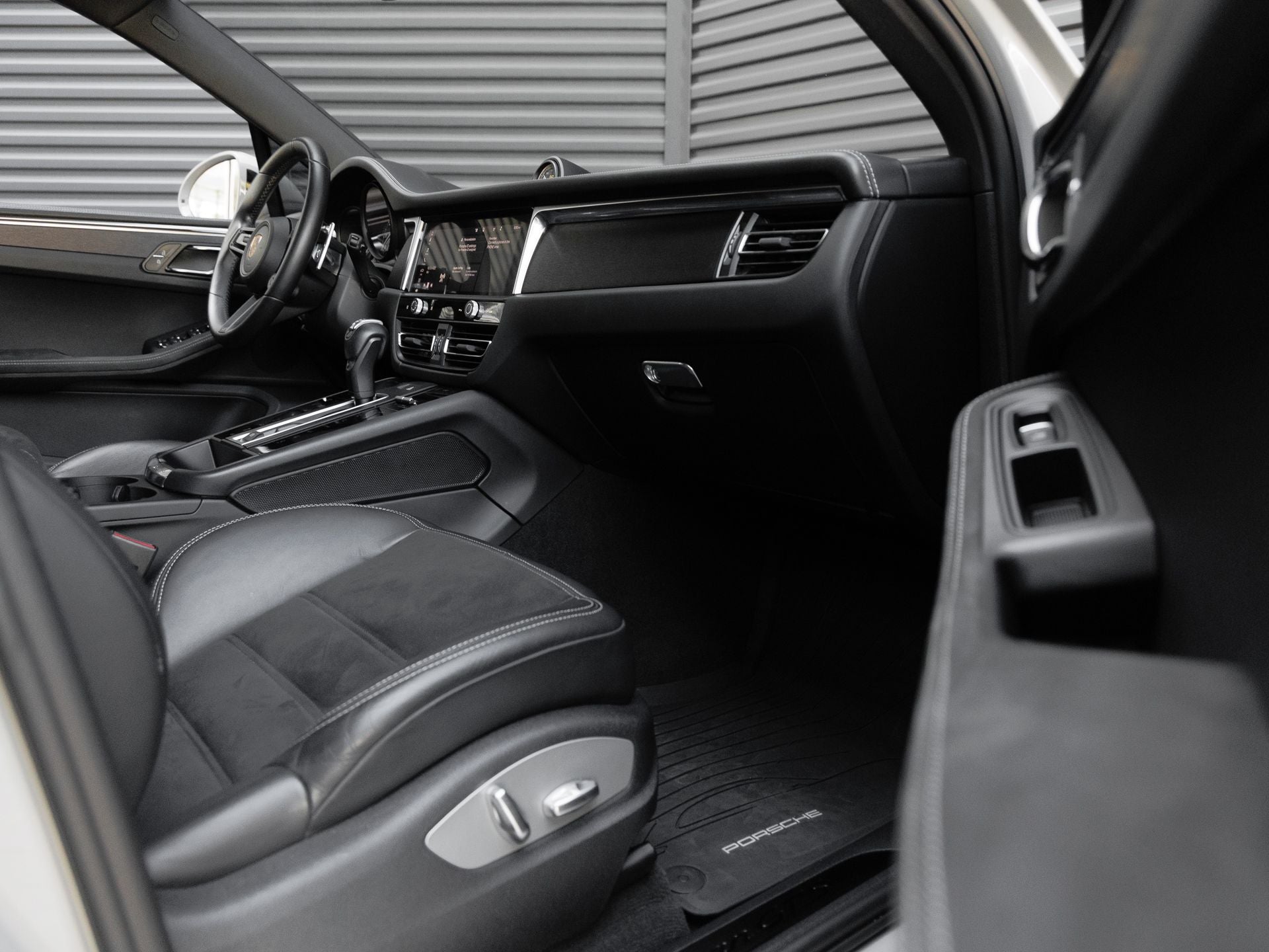 2022 Porsche Macan Macan GTS
