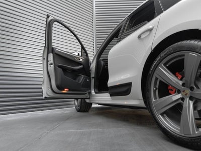 2022 Porsche Macan Macan GTS