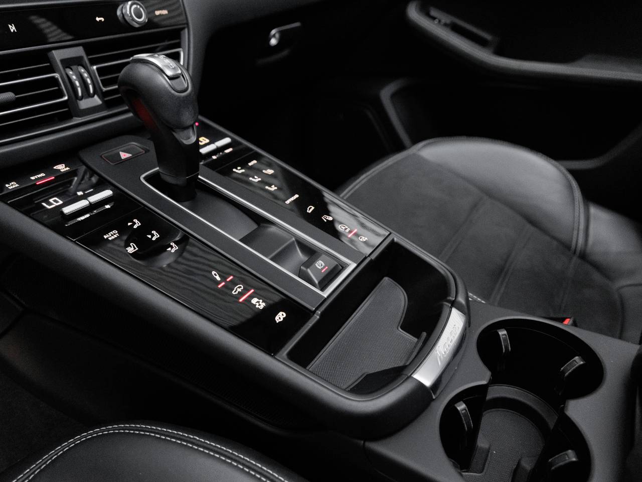 2022 Porsche Macan Macan GTS