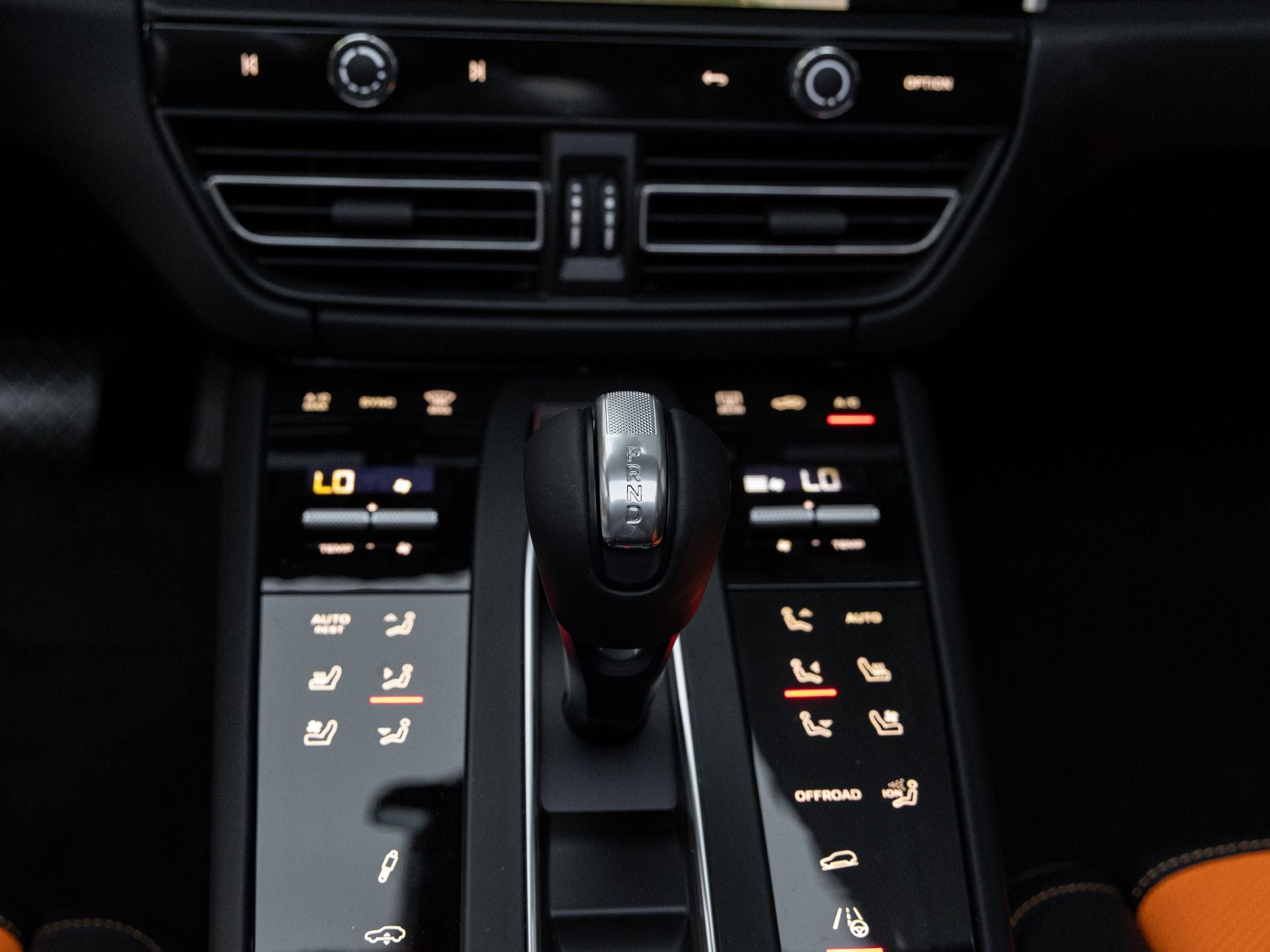 2026 Porsche Macan Macan GTS