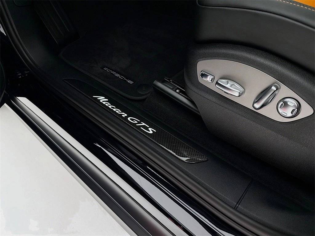 2026 Porsche Macan Macan GTS