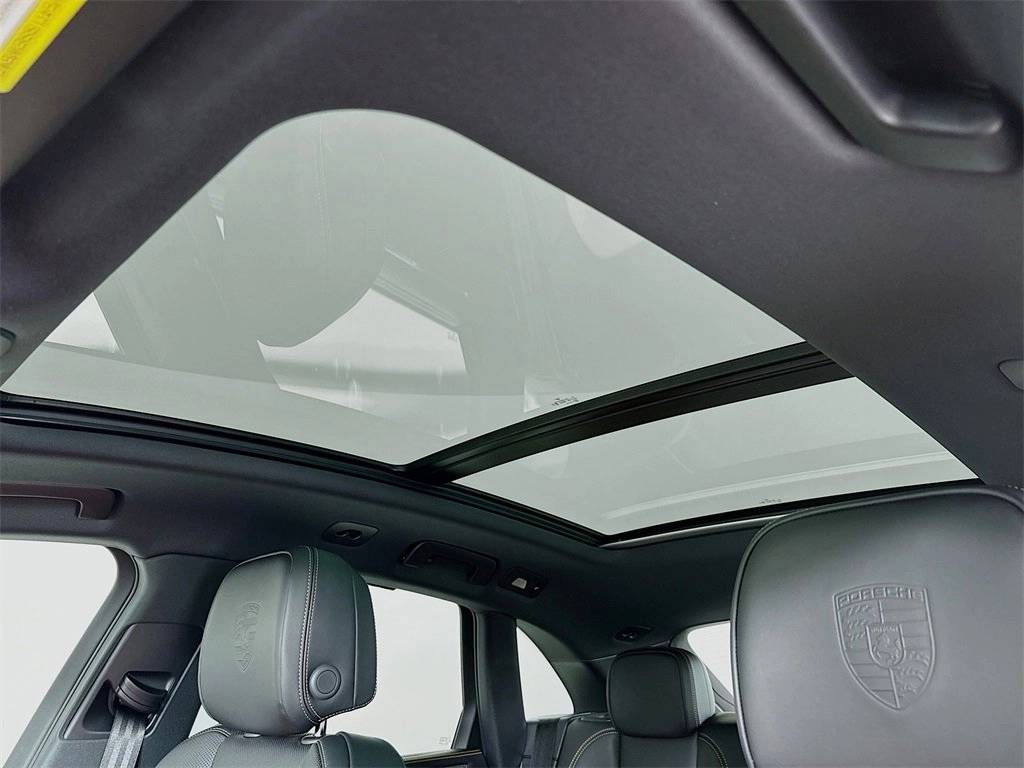 2026 Porsche Macan Macan GTS