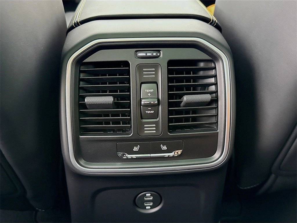 2026 Porsche Macan Macan GTS