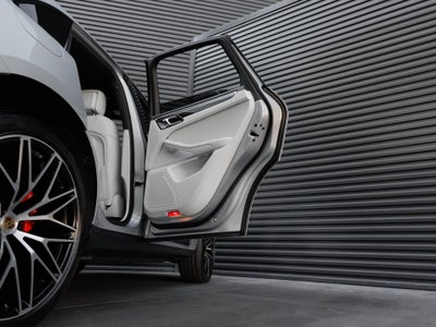 2026 Porsche Macan Macan S