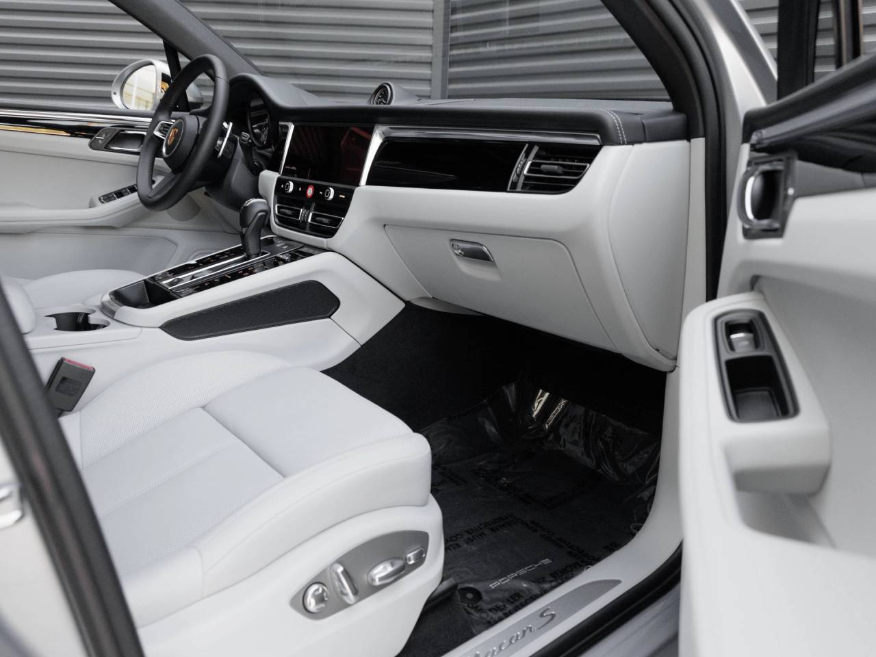 2026 Porsche Macan Macan S
