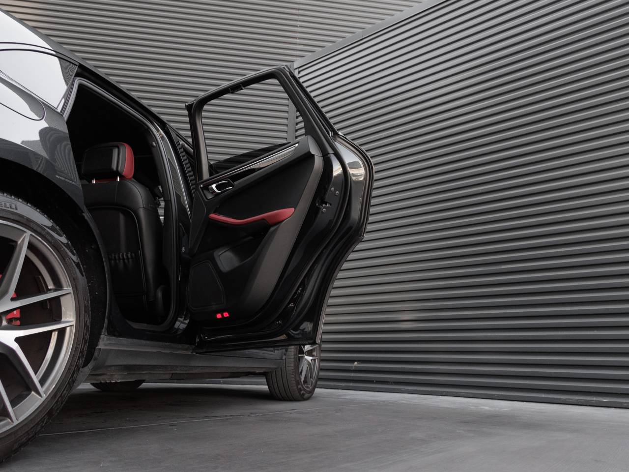 2023 Porsche Macan Macan S