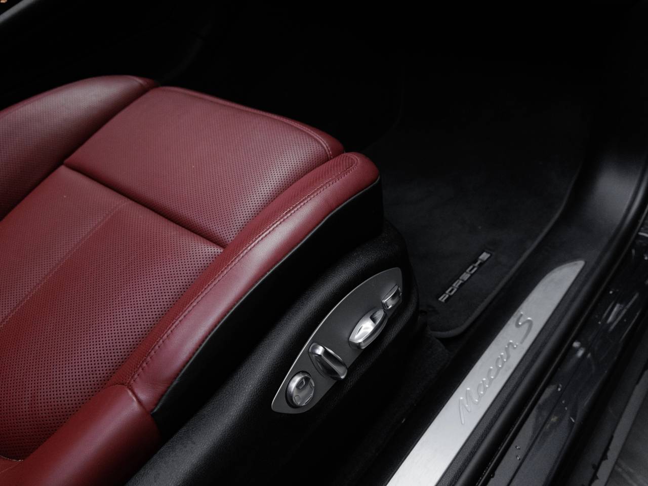 2023 Porsche Macan Macan S