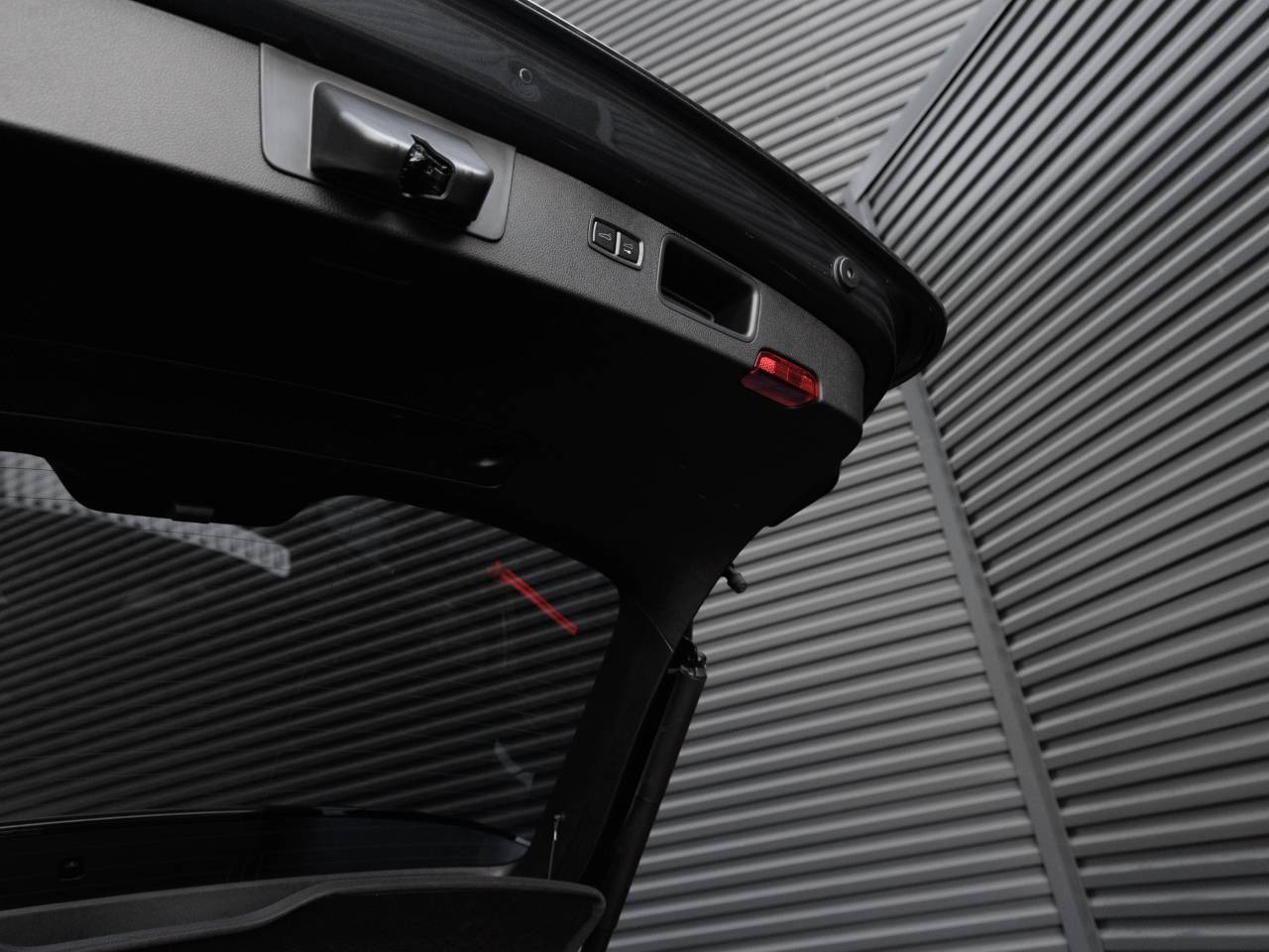 2023 Porsche Macan Macan S