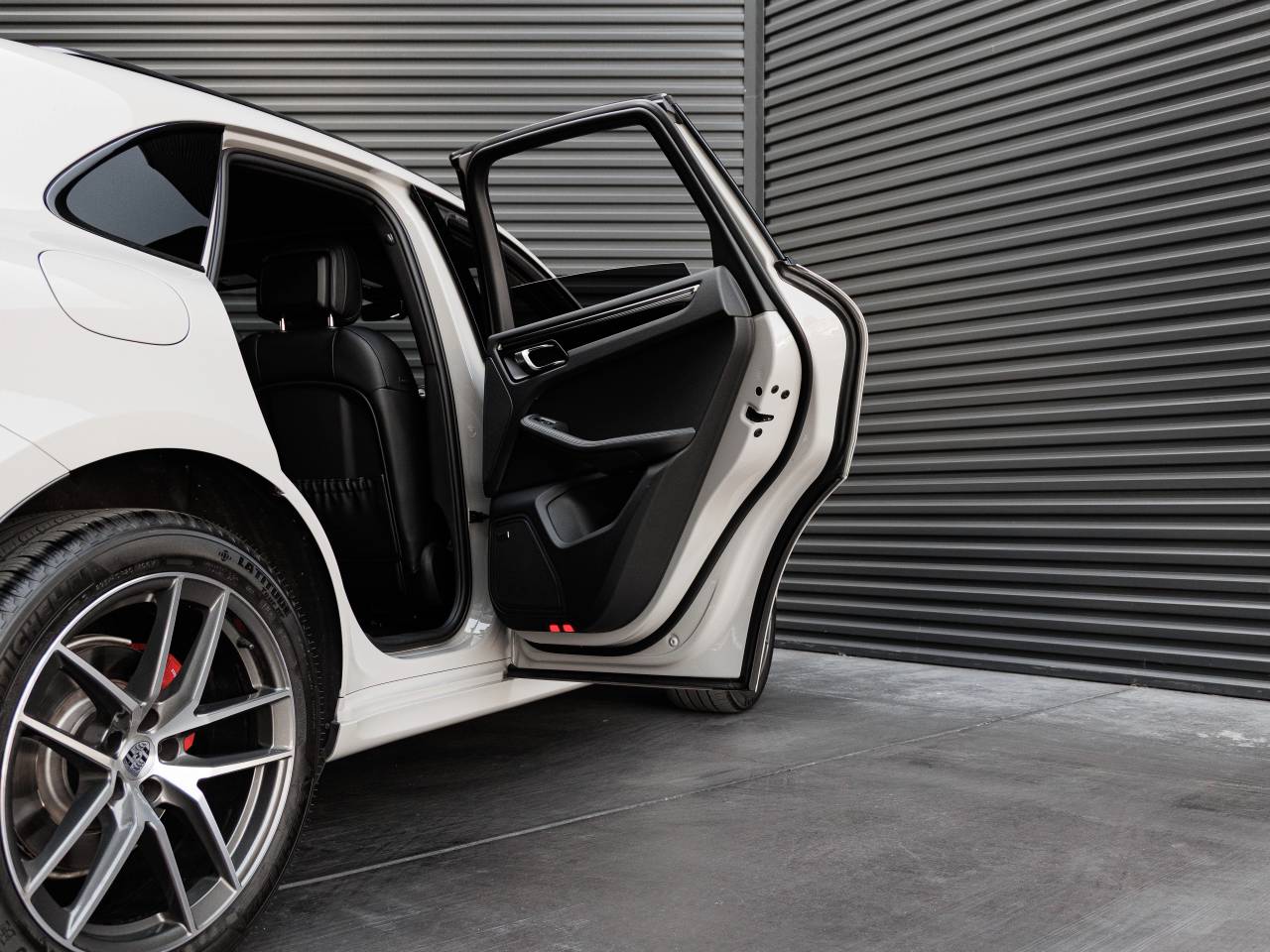 2024 Porsche Macan S
