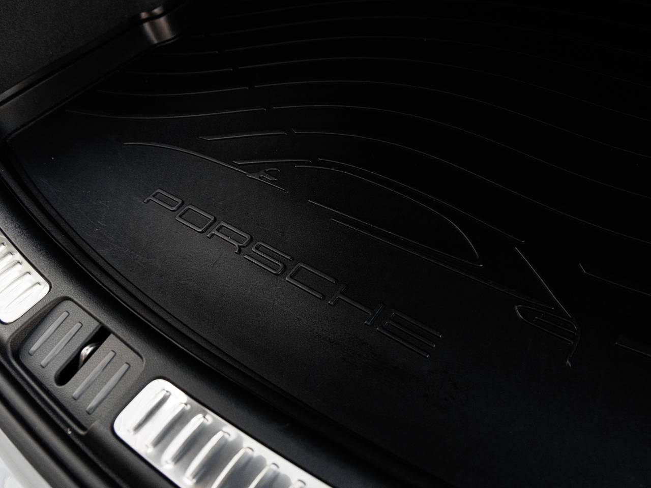 2024 Porsche Macan S