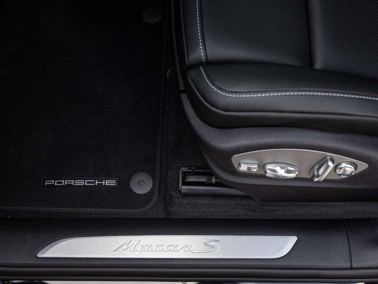 2026 Porsche Macan Macan S