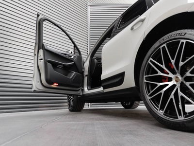 2023 Porsche Macan Macan S (MY23)