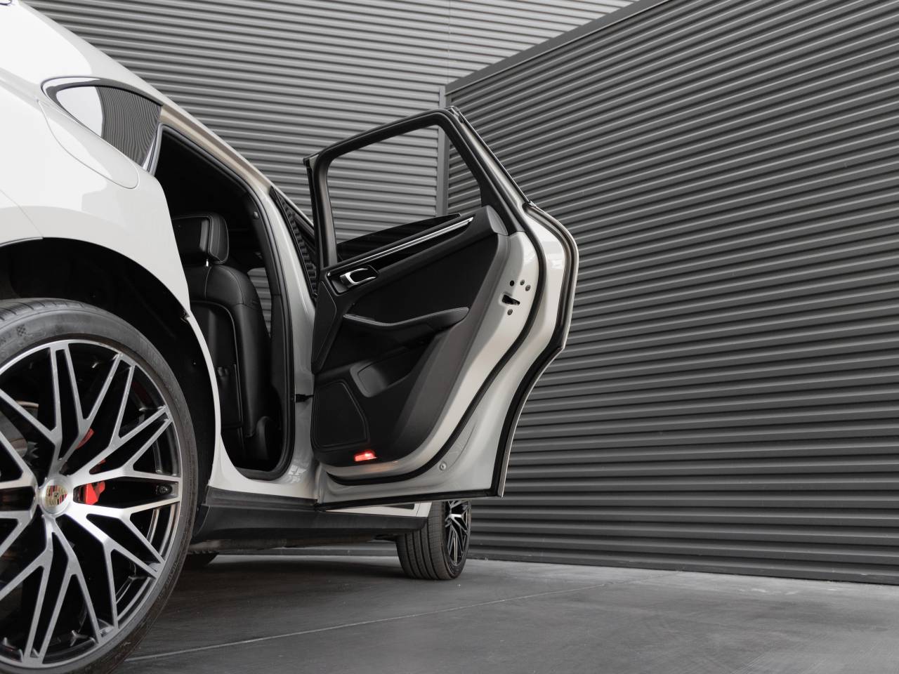 2023 Porsche Macan Macan S (MY23)