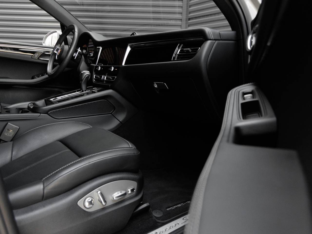 2023 Porsche Macan Macan S (MY23)