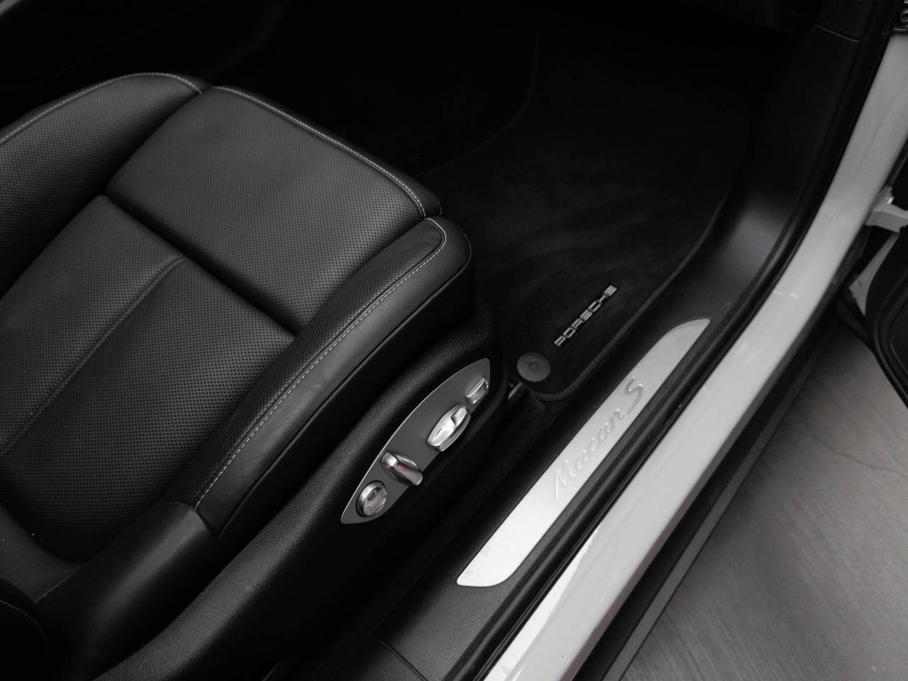 2023 Porsche Macan Macan S (MY23)