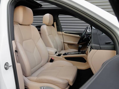 2022 Porsche Macan Macan S