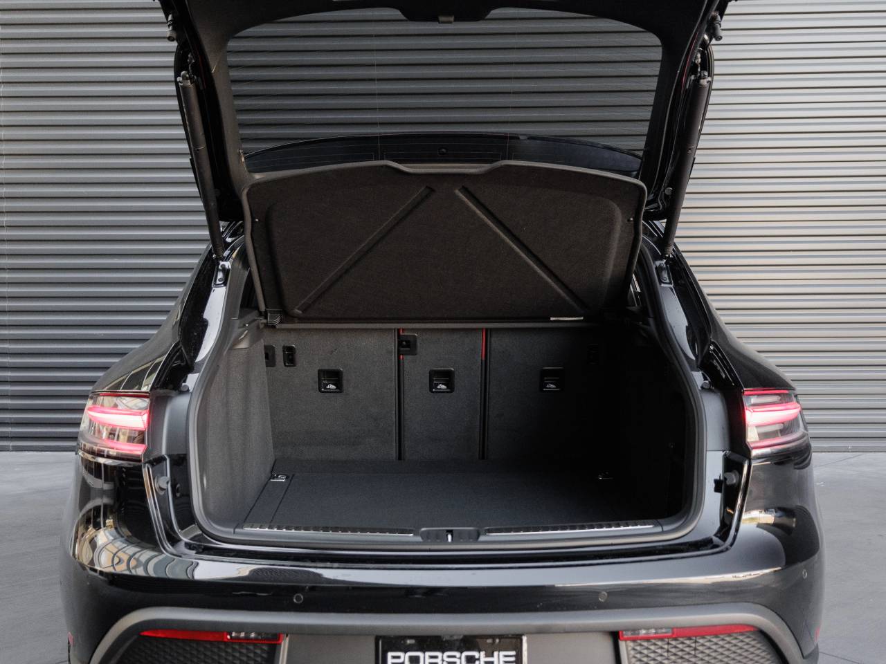 2025 Porsche Macan S