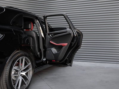 2025 Porsche Macan S