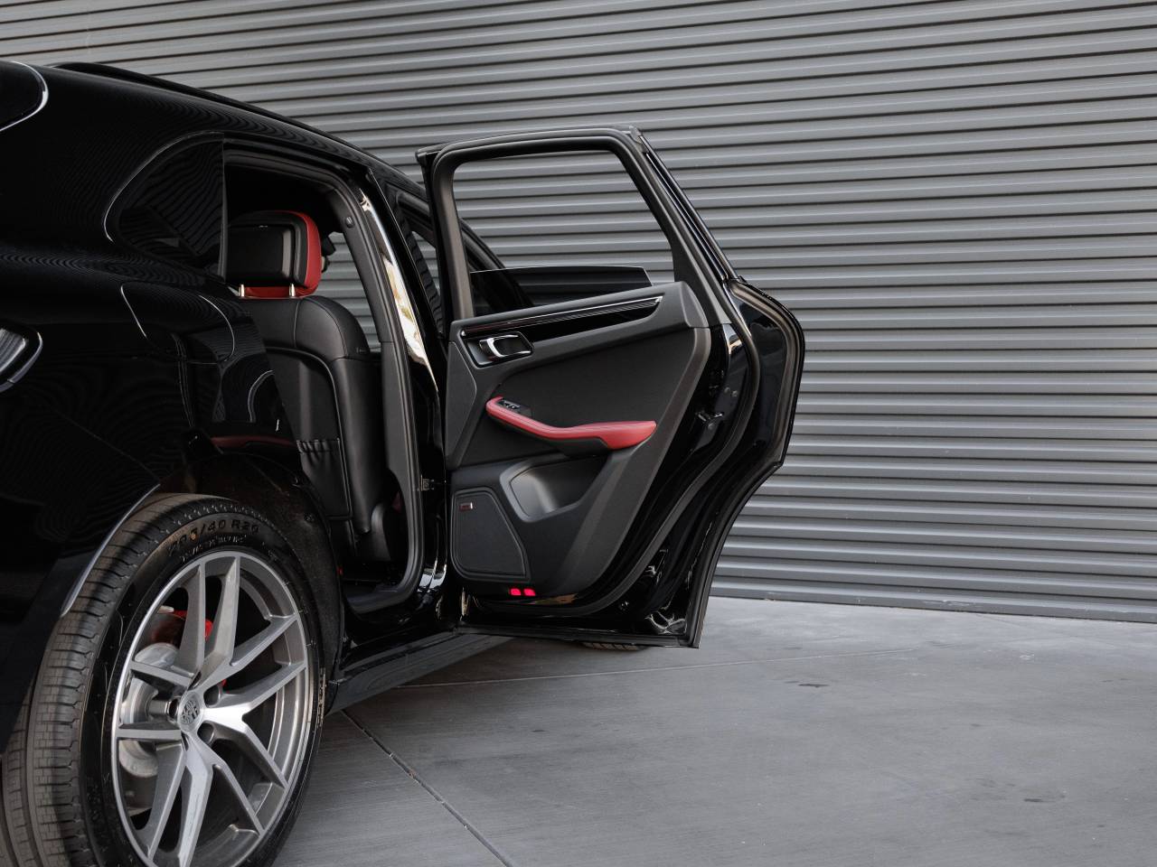 2025 Porsche Macan S