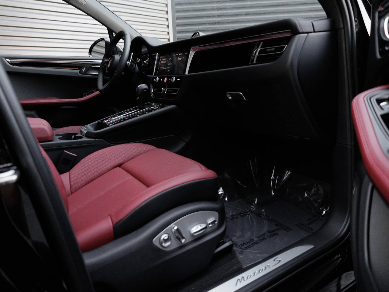 2025 Porsche Macan S