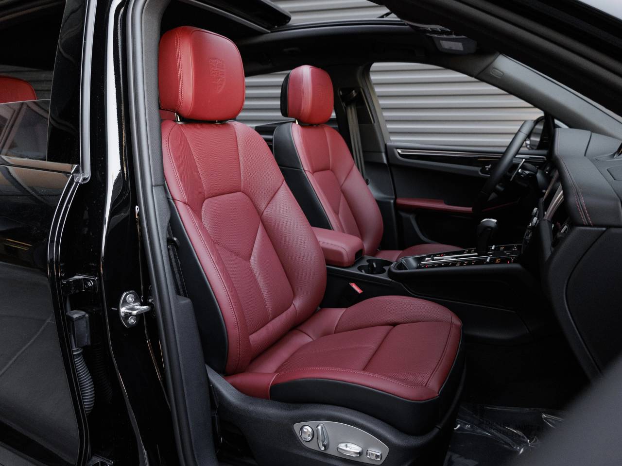 2025 Porsche Macan S