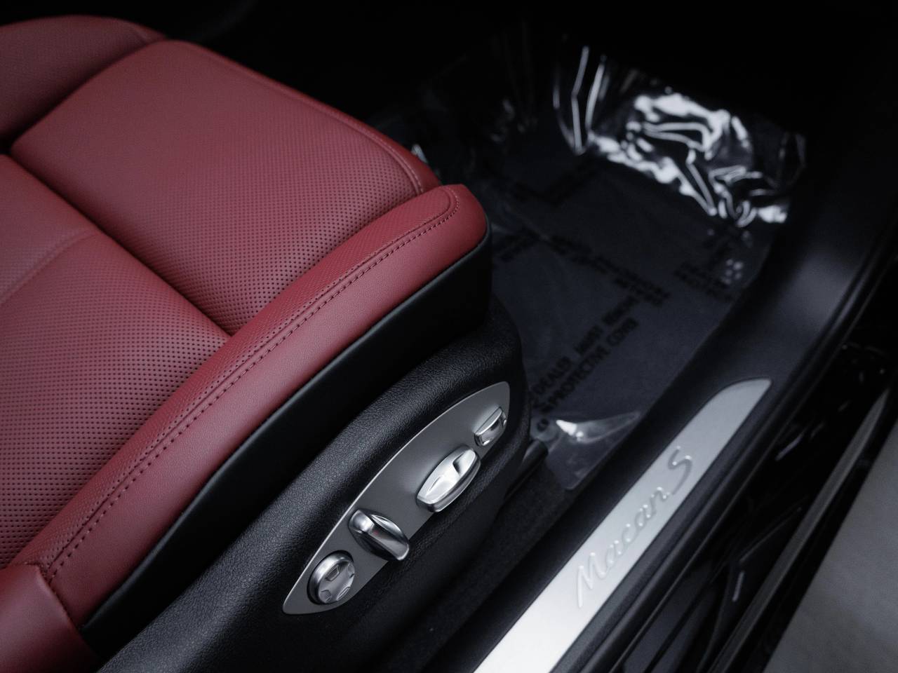 2025 Porsche Macan S