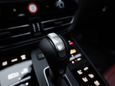 2025 Porsche Macan S