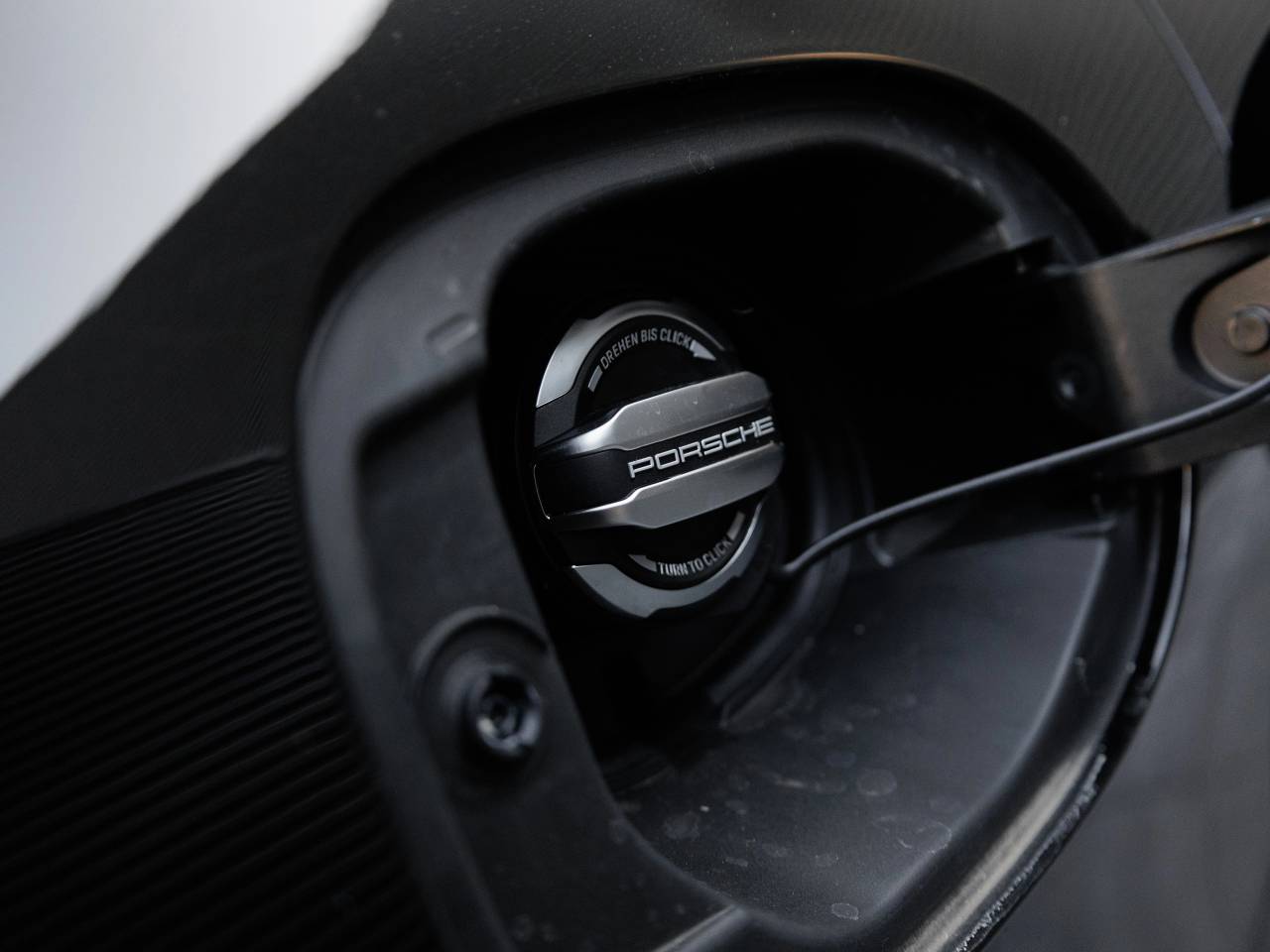 2025 Porsche Macan S