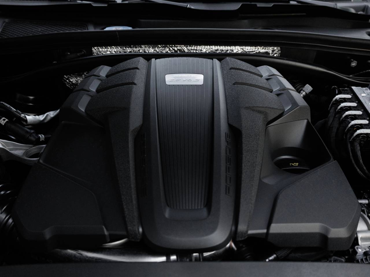 2025 Porsche Macan S