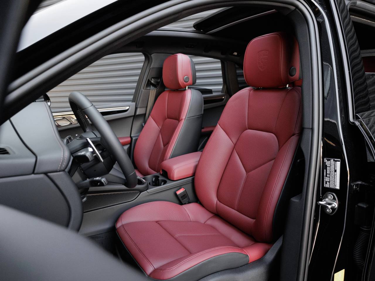 2025 Porsche Macan S