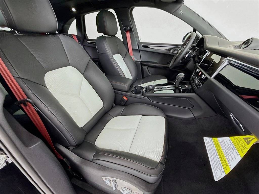 2026 Porsche Macan Macan S