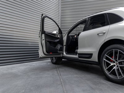 2023 Porsche Macan Macan S (MY23)