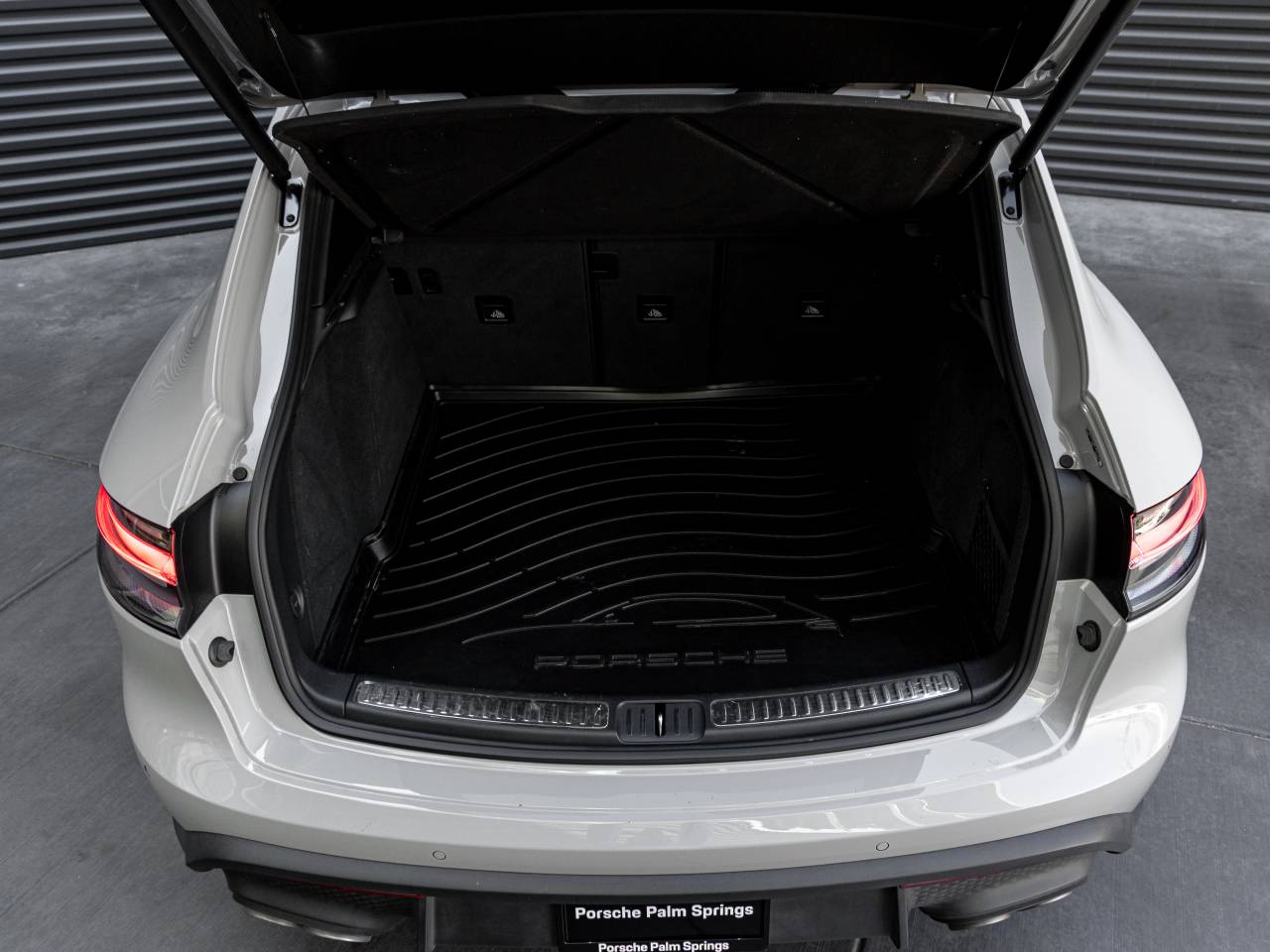 2023 Porsche Macan Macan S (MY23)