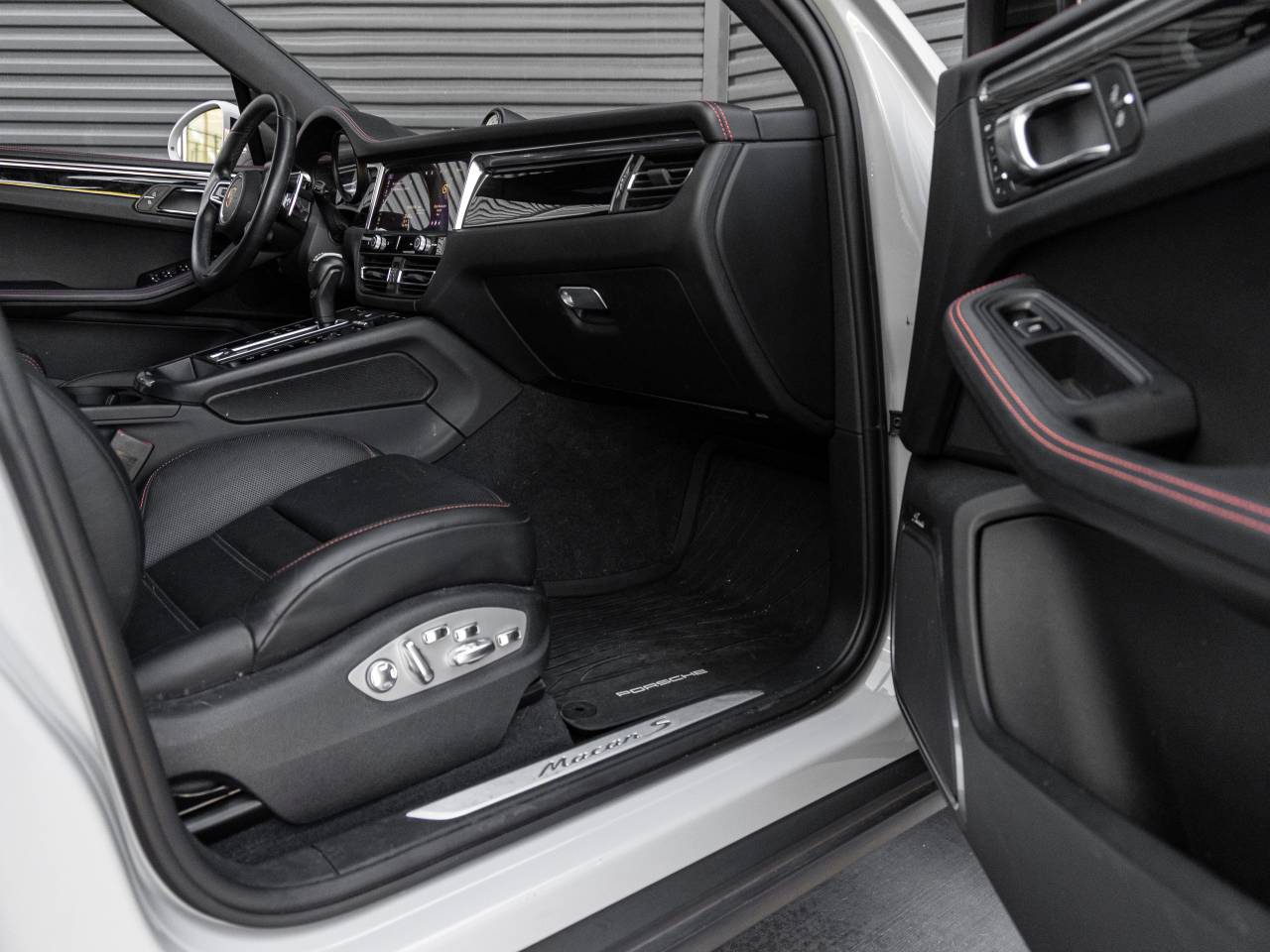 2023 Porsche Macan Macan S (MY23)