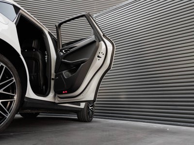 2025 Porsche Macan Macan S
