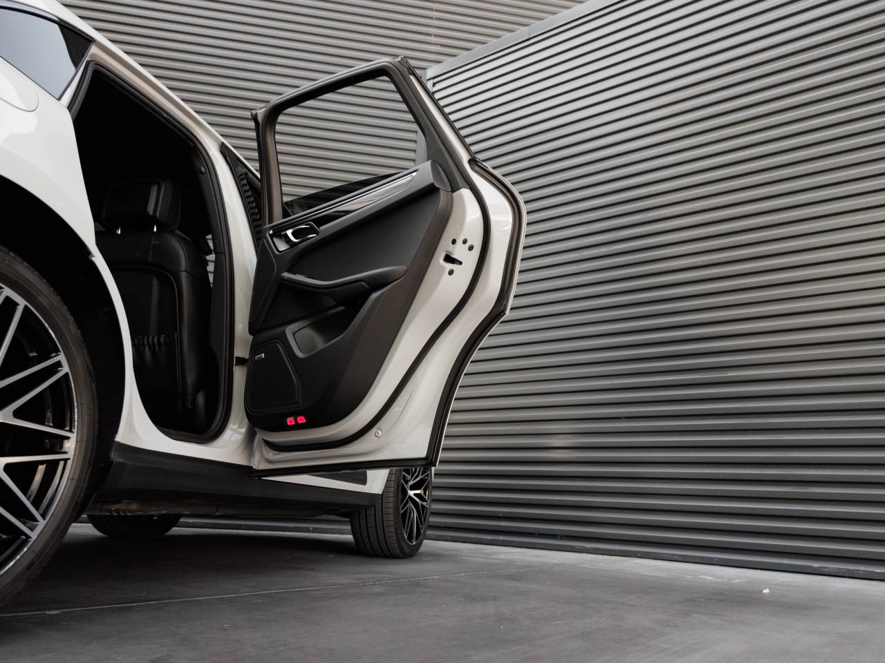 2025 Porsche Macan Macan S